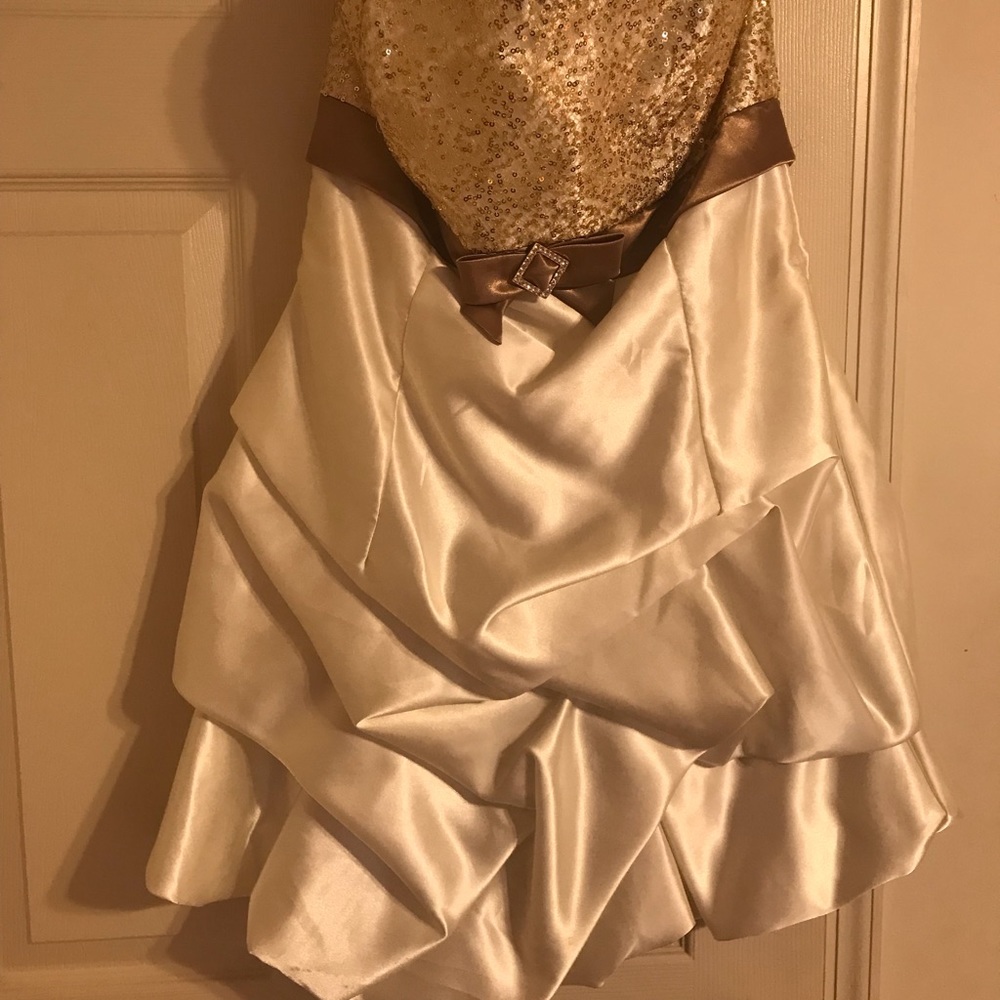 Short Strapless Prom Dress size size 11